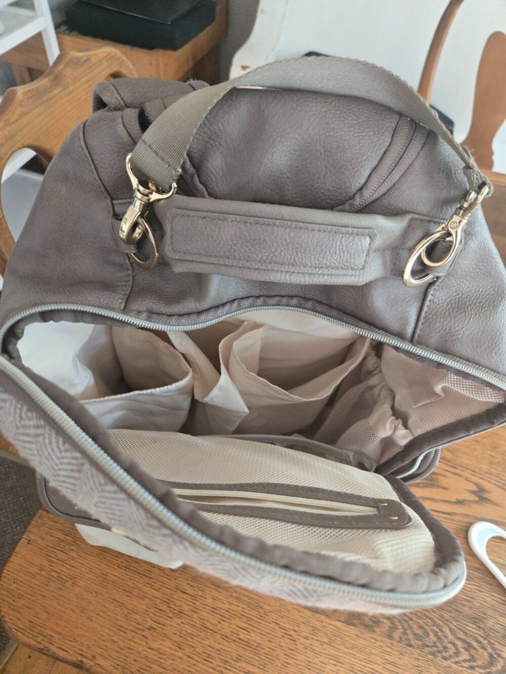 Itsy Ritzy Diaper Backpack - Picture 2 of 3
